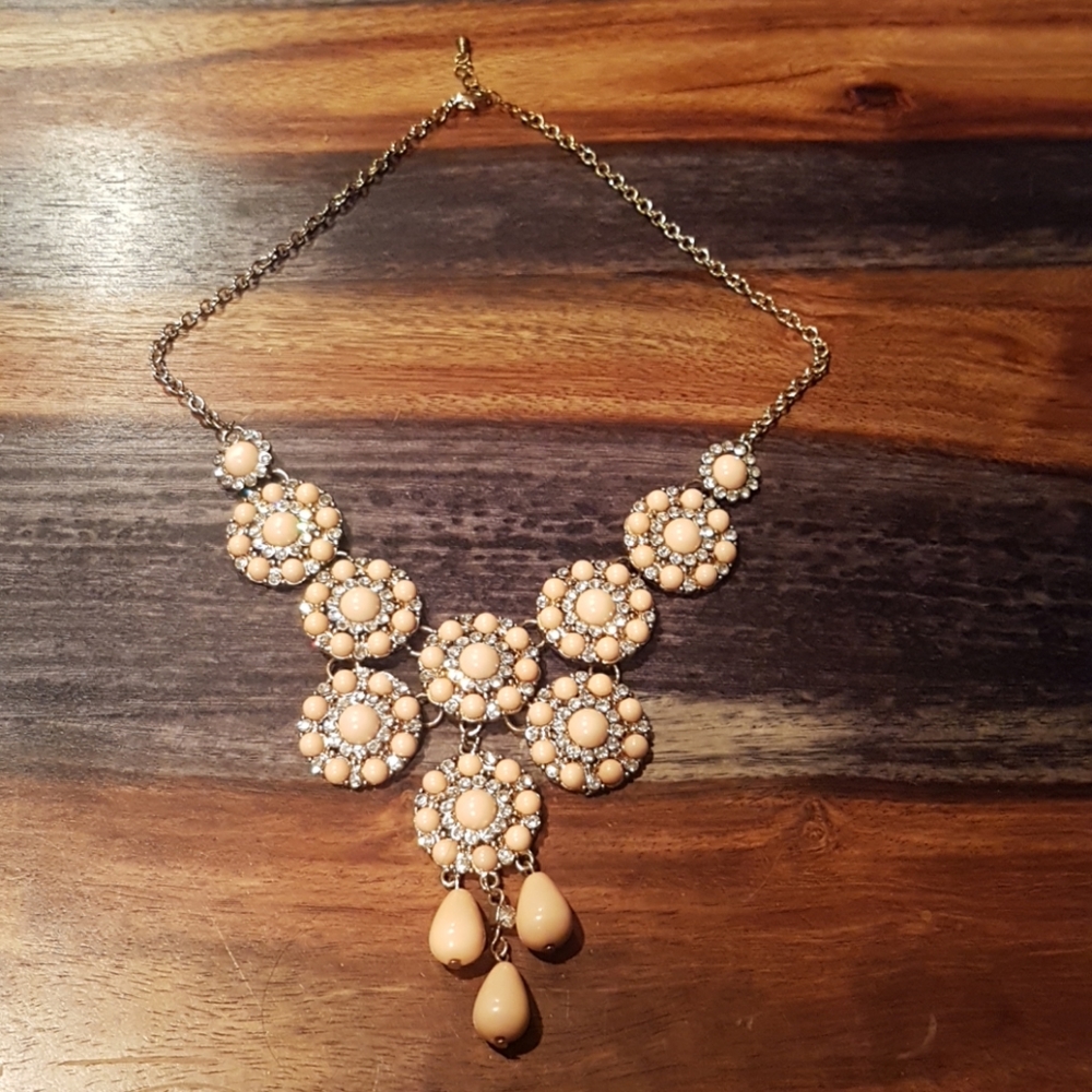 FOREVER 21 PEACHY PINK JEWELED NECKLACE